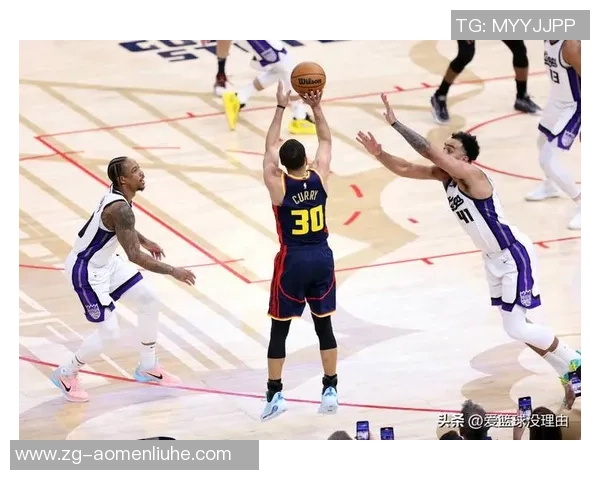 库里三分大赛夺冠决赛连中20球创造历史新纪录引发球迷热议 库里三分大赛夺冠决赛连中20球创造历史新纪录引发球迷热议