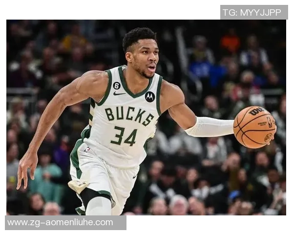 扬尼斯阿德托昆博的篮球传奇之路与个人成长故事 扬尼斯阿德托昆博的篮球传奇之路与个人成长故事